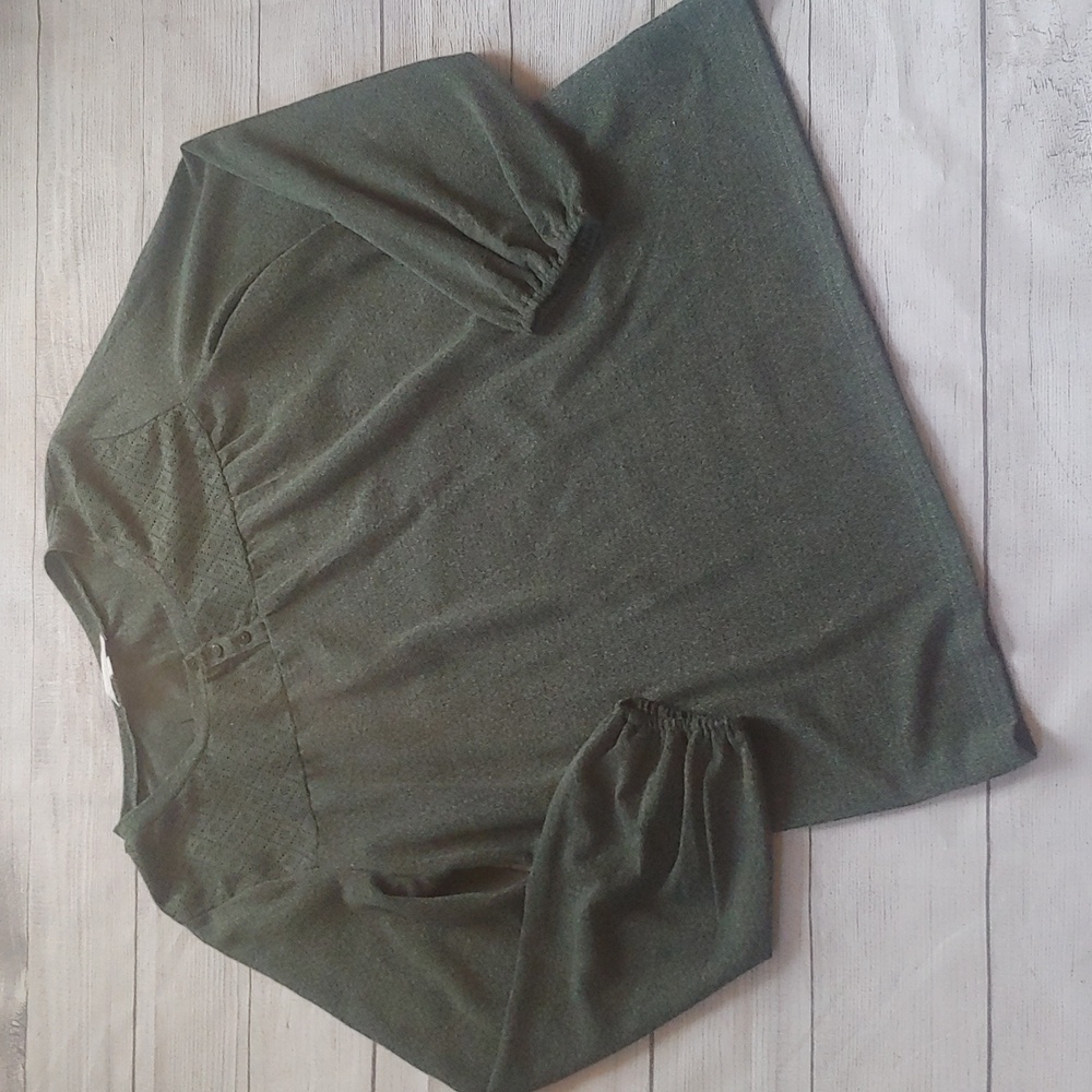 WEEKEND LIGHTWEIGHT TOP